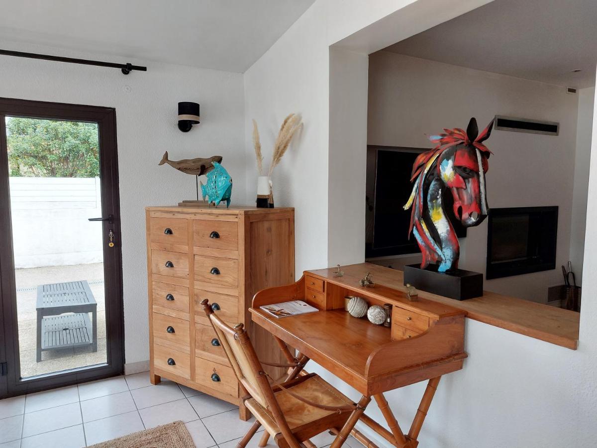 Plaisirs De Lege Villa Екстериор снимка