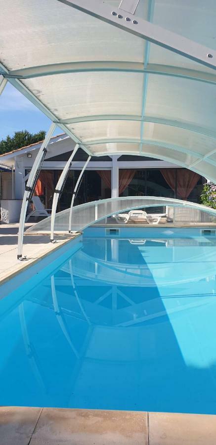 Plaisirs De Lege Villa Екстериор снимка