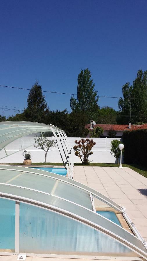 Plaisirs De Lege Villa Екстериор снимка